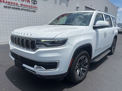 Used 2022 Jeep Wagoneer Series III AWD/4WD image 1