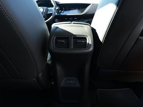 Used 2023 Buick Envision Essence image 32