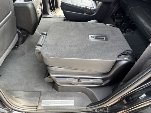 Used 2022 GMC Yukon Denali image 39