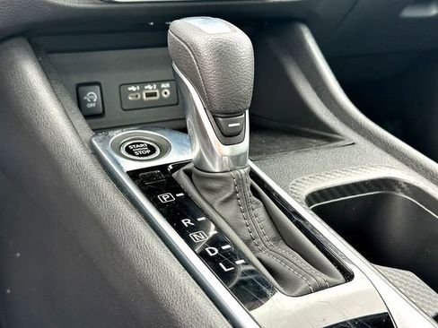 Used 2025 Nissan Sentra SV FWD image 17