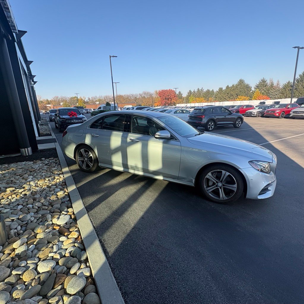 Used 2017 Mercedes-Benz E 300 4MATIC image 5