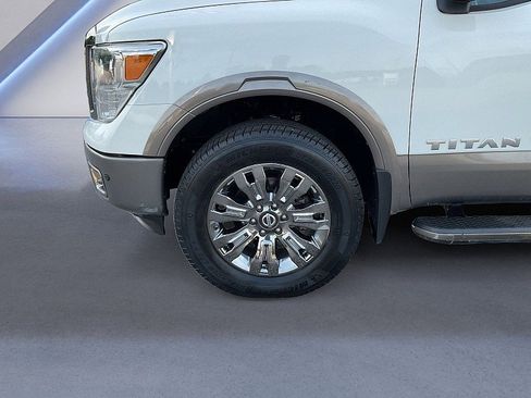 Used 2019 Nissan Titan Platinum Reserve AWD/4WD image 9