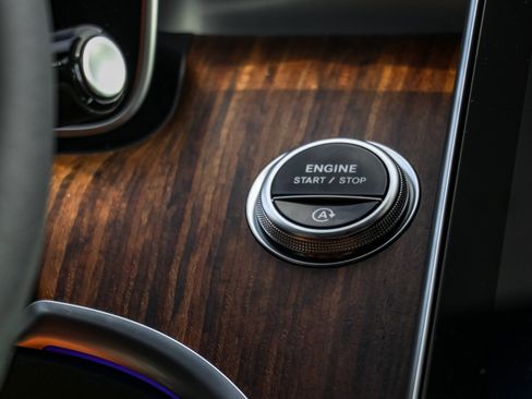 New 2025 Mercedes-Benz C 300 4MATIC Sedan image 14