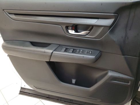 Used 2025 Honda CR-V LX image 14