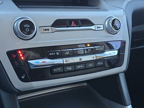 Used 2023 Ford Explorer XLT w/ Equipment Group 202A image 20