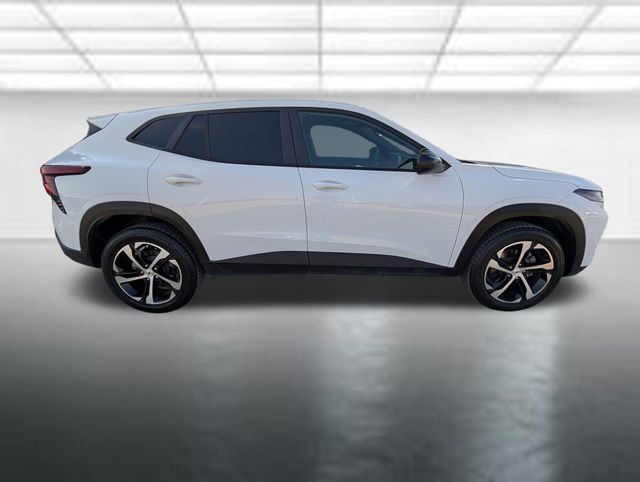 Used 2024 Chevrolet Trax RS FWD image 34