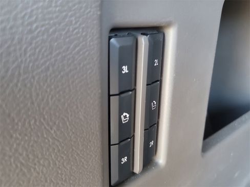 Used 2023 Lincoln Navigator Reserve image 9