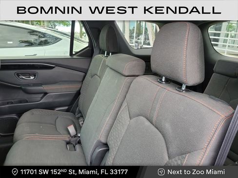 Used 2025 Honda Pilot Sport image 12