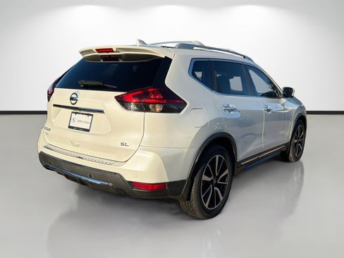Used 2019 Nissan Rogue SL w/ Premium Package image 3