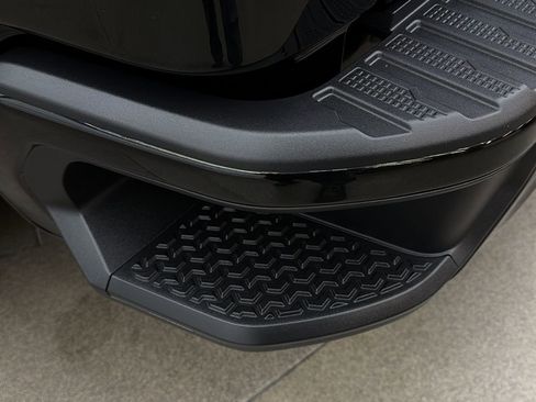 Used 2025 GMC Sierra 3500 Denali w/ Denali Reserve Package image 19