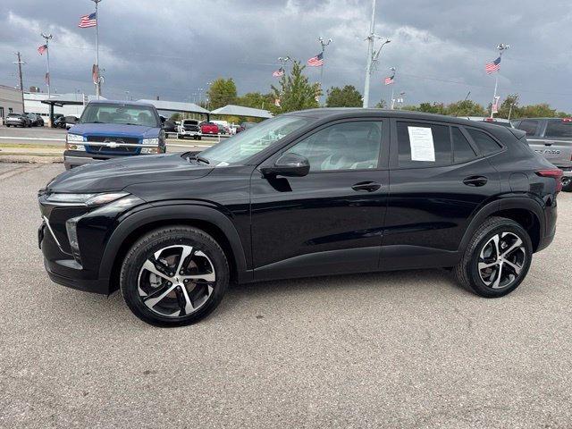 Used 2026 Chevrolet Trax RS FWD image 3