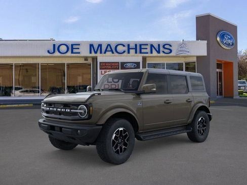 New 2025 Ford Bronco Outer Banks image 3