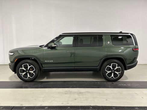 Used 2023 Rivian R1S Adventure image 2
