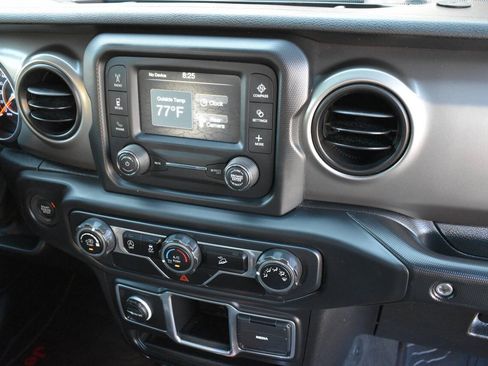 Used 2018 Jeep Wrangler Unlimited Sport AWD/4WD image 24