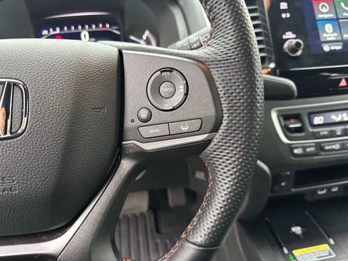 Used 2024 Honda Passport TrailSport image 19