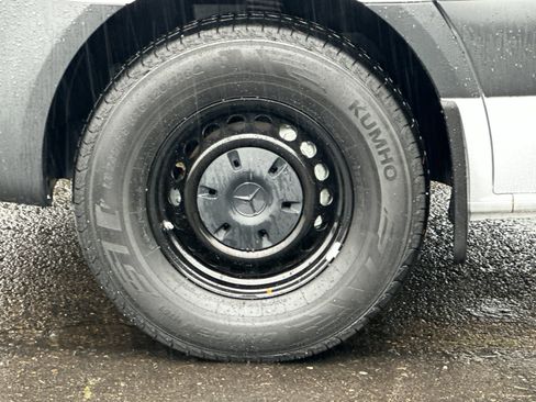 New 2025 Mercedes-Benz Sprinter 2500 image 24