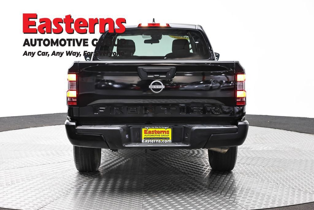 Used 2022 Nissan Frontier S RWD image 6