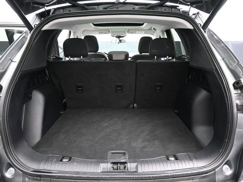 Used 2022 Ford Escape SE w/ SE Sport Appearance Package FWD image 25