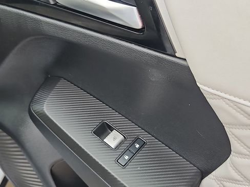 Used 2024 Mitsubishi Outlander SEL image 35