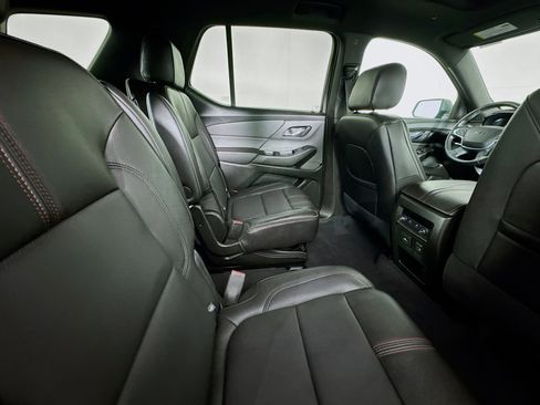 Used 2024 Chevrolet Traverse RS image 46