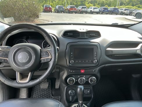 Used 2017 Jeep Renegade Trailhawk AWD/4WD image 11