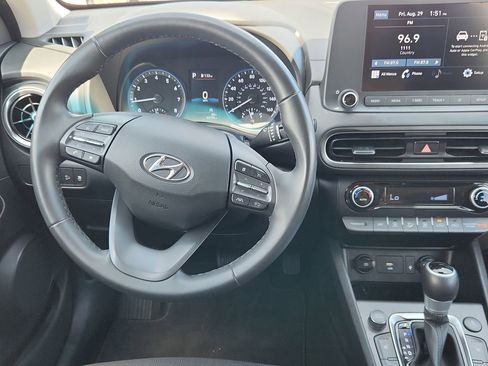 Used 2022 Hyundai Kona SEL w/ Convenience Package image 18