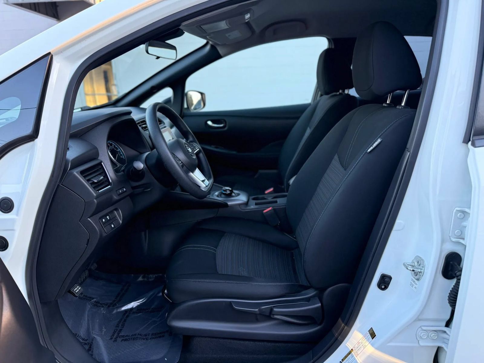 Used 2022 Nissan Leaf S FWD image 11