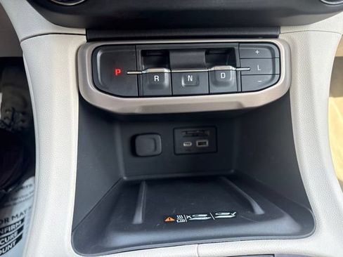 Used 2023 GMC Acadia Denali AWD/4WD image 32