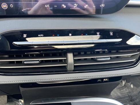 New 2026 Buick Enclave Sport Touring w/ Power Package image 27