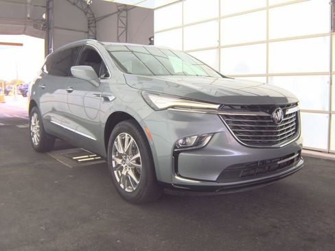Used 2023 Buick Enclave Premium w/ Experience Buick Package FWD image 5