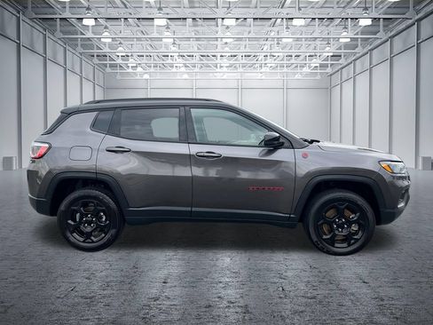 Used 2023 Jeep Compass Trailhawk AWD/4WD image 8