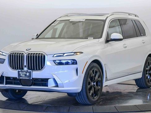 Certified 2024 BMW X7 xDrive40i w/ Premium Package image 1