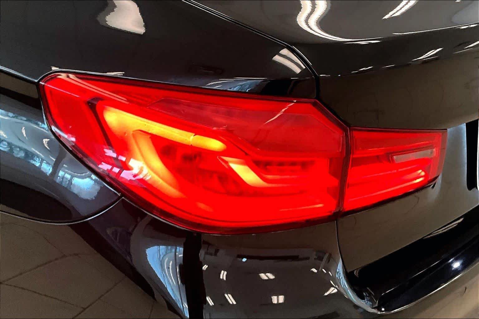 Used 2019 BMW 540i w/ Convenience Package RWD image 26