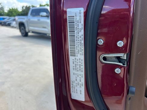 Used 2019 RAM 2500 Laramie AWD/4WD image 10