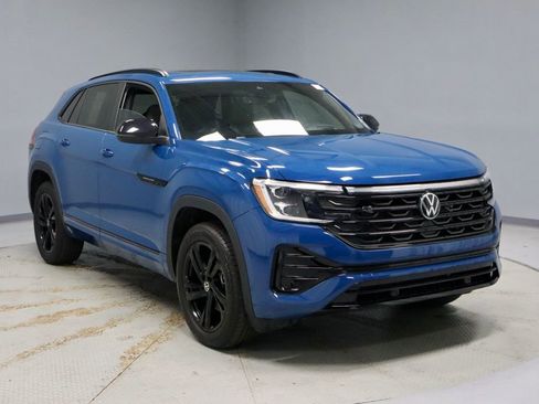 Used 2025 Volkswagen Atlas Cross Sport SEL R-Line image 1