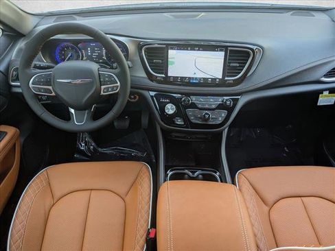 New 2026 Chrysler Pacifica Pinnacle image 11