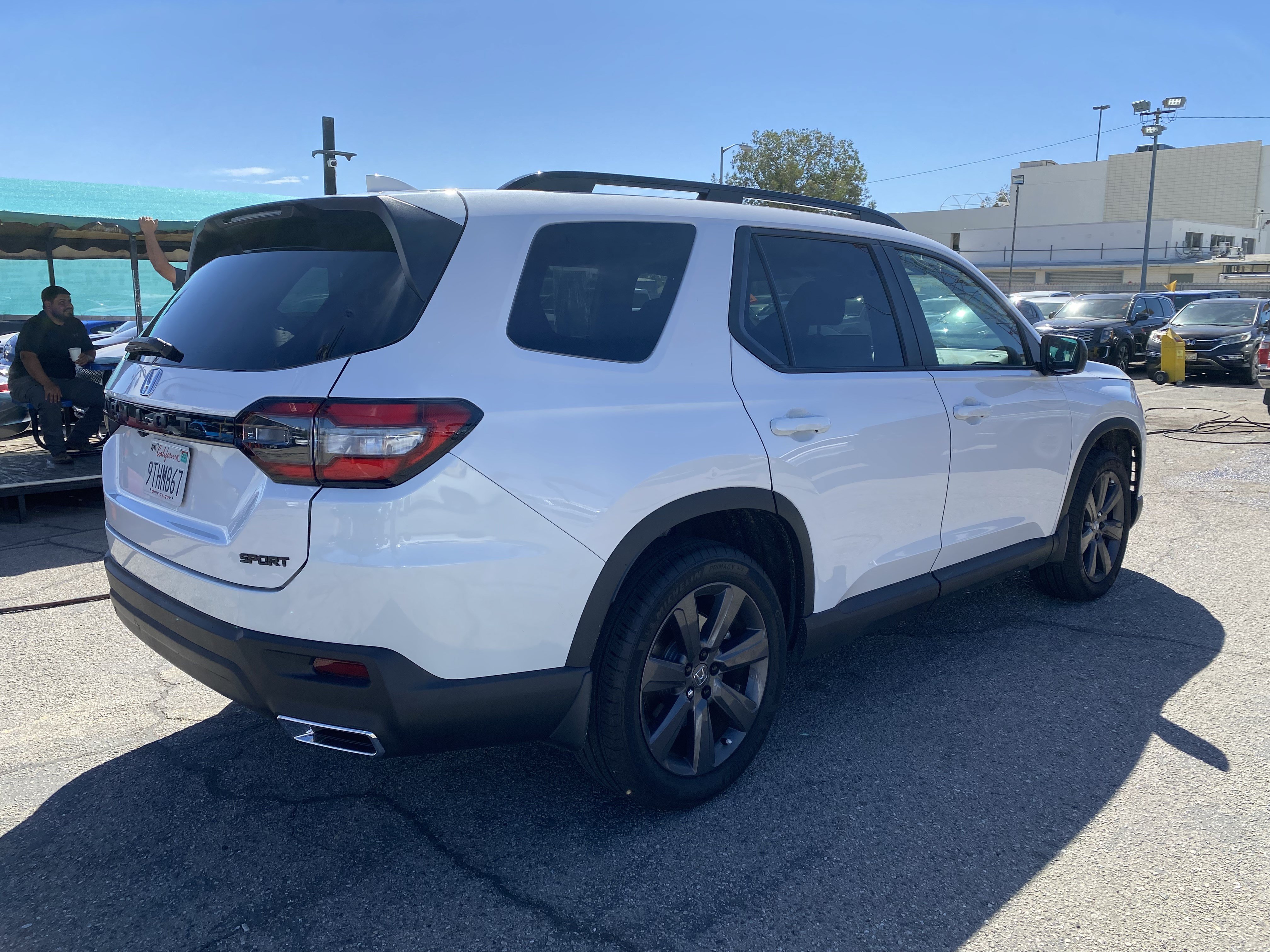 Used 2025 Honda Pilot Sport image 8