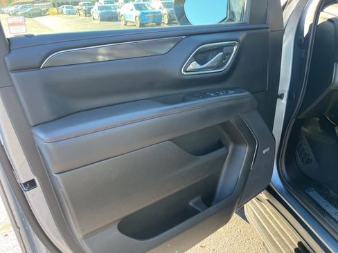 Used 2022 Chevrolet Suburban RST w/ Luxury Package image 6