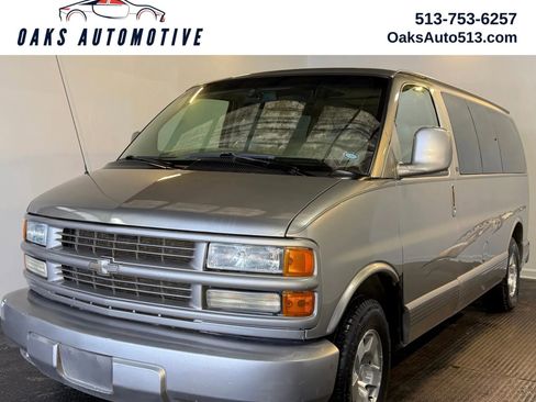 Used 2002 Chevrolet Express 1500 LT RWD image 1