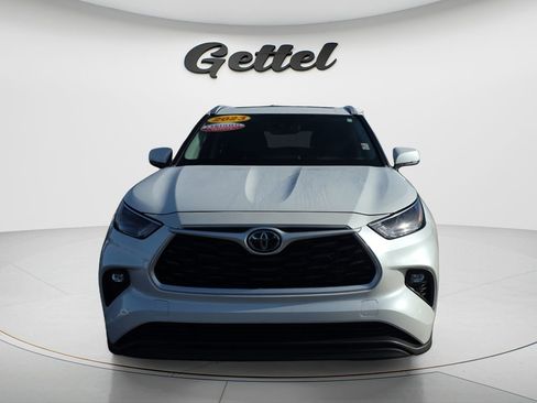 Used 2023 Toyota Highlander XLE image 8
