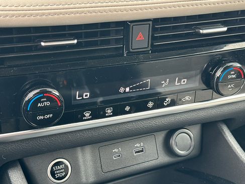 Used 2021 Nissan Rogue SV image 21