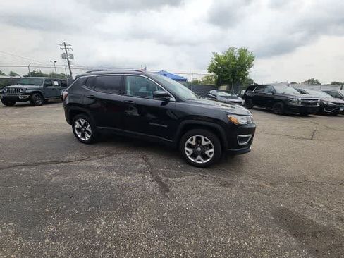 Used 2019 Jeep Compass Limited AWD/4WD image 9