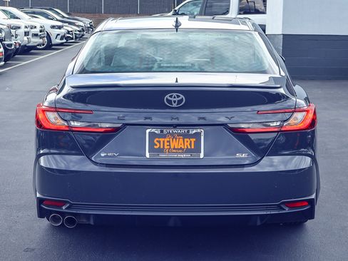 Used 2025 Toyota Camry SE FWD image 19