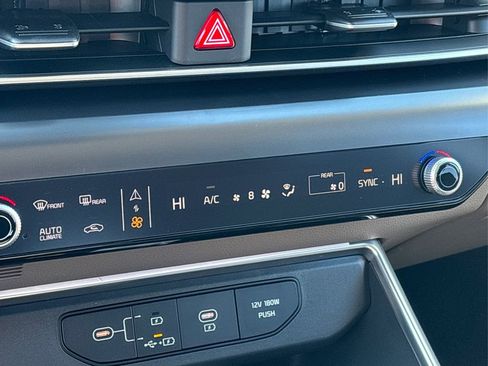 New 2026 Kia Carnival FWD image 21