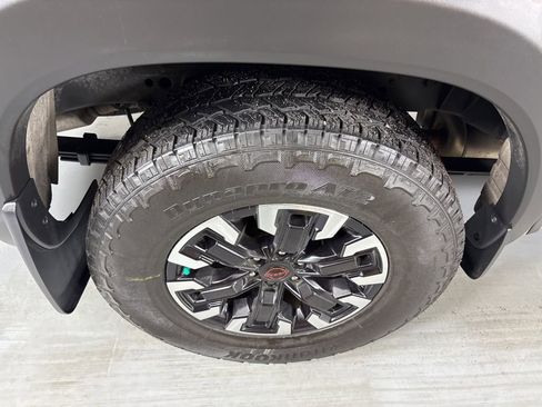 Used 2024 Nissan Frontier Pro-X image 10