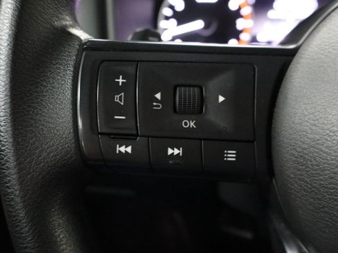 Used 2024 Nissan Rogue S AWD/4WD image 13