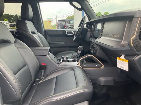New 2026 Ford Bronco Badlands w/ Sasquatch Package AWD/4WD image 12