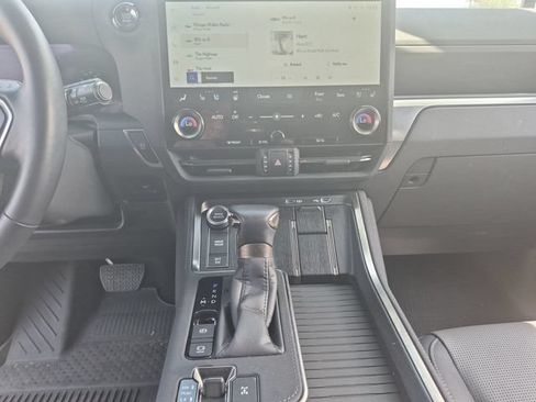 Used 2025 Lexus GX 550 w/ Accessory Package (Z1) AWD/4WD image 17