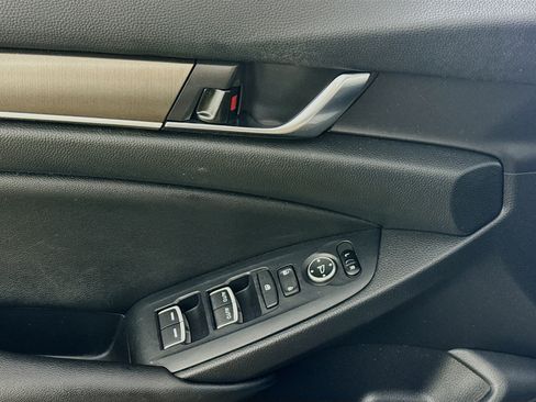 Used 2020 Honda Accord LX image 17