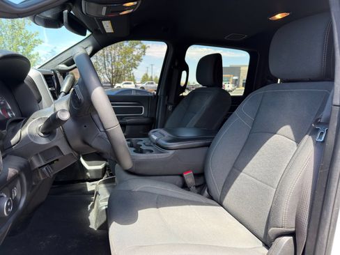 Used 2025 RAM 2500 Big Horn AWD/4WD image 7